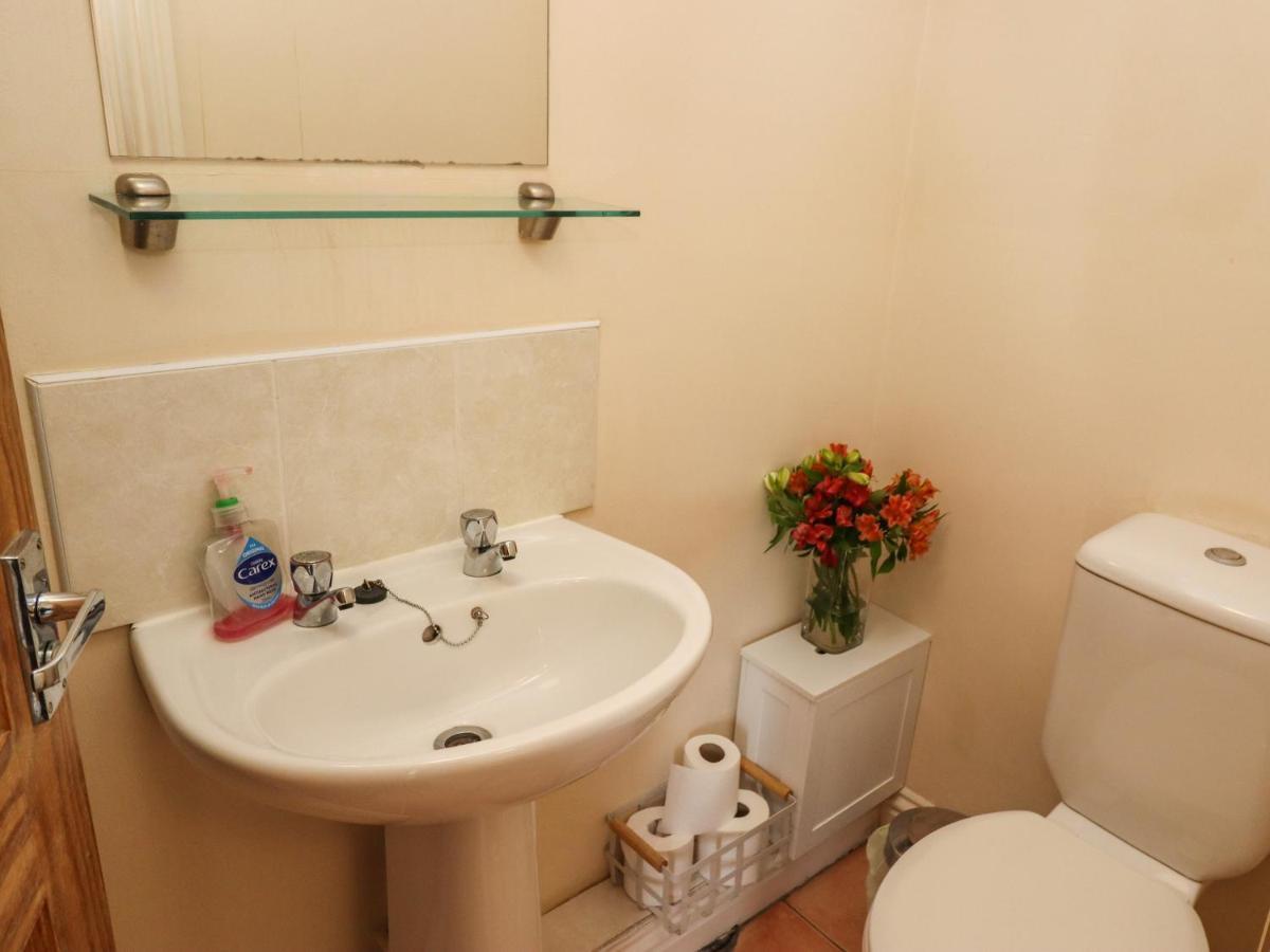 The Garden Apartment วิทบี ภายนอก รูปภาพ